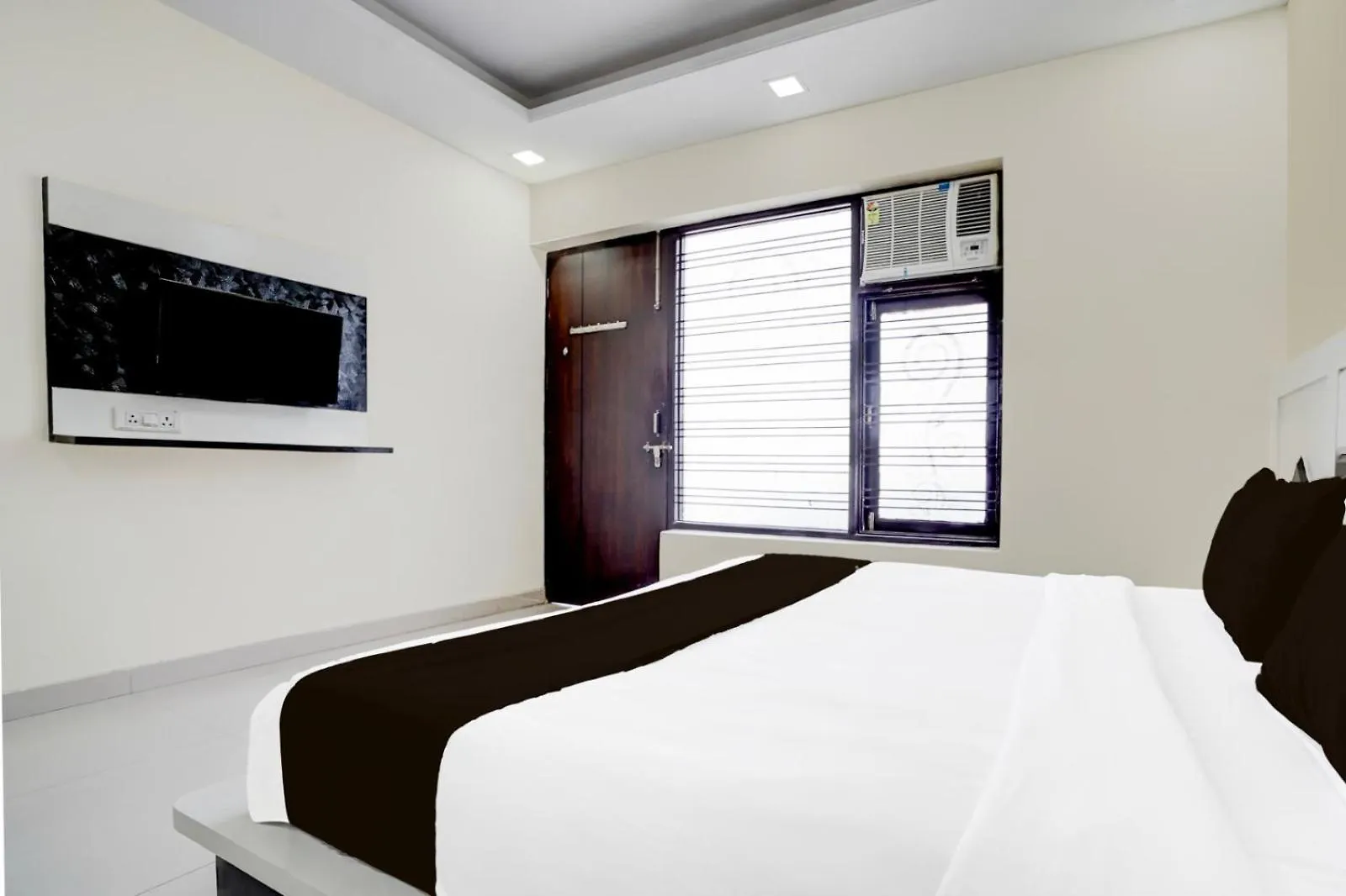 Hotel Grand Asian Blue New Delhi